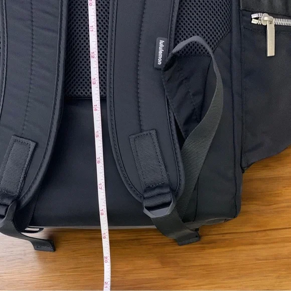lululemon athletica Midnight Black Backpack 25L - Picture 5 of 7
